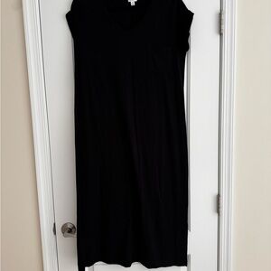 Cuyana Black V-Neck Pocket Midi Dress